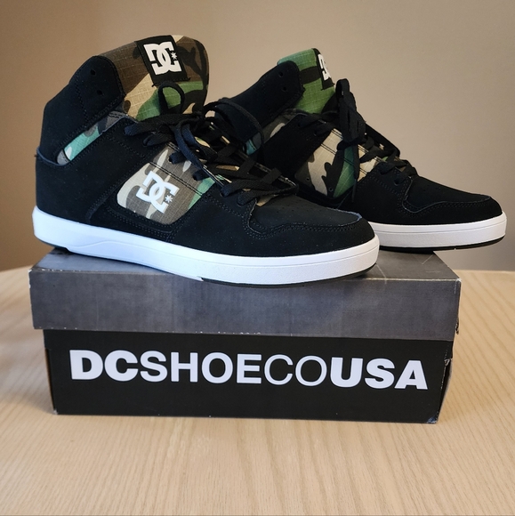 DC Other - DC cure men's high-top sneaker size 9